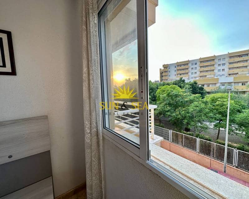 2 soverom Leilighet til leie i Torrevieja - € 800 (Ref: 7663014)