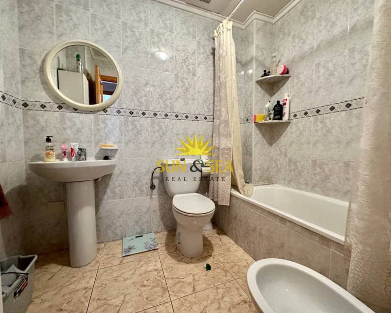 2 soverom Leilighet til leie i Torrevieja - € 800 (Ref: 7663014)
