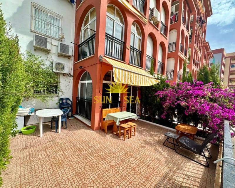 Appartement de 1 chambre de location de vacances à Torrevieja avec piscine - 550 € (Ref: 7694849)