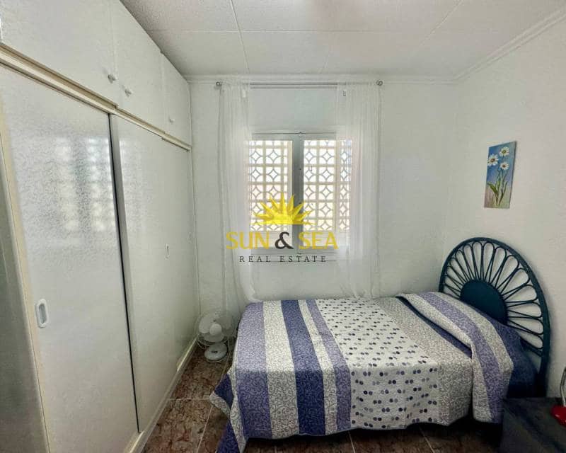 2 soveværelse Byhus til leje i Torrevieja - € 650 (Ref: 7727522)