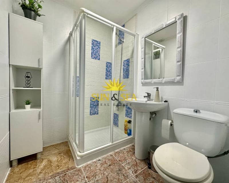 2 soveværelse Byhus til leje i Torrevieja - € 650 (Ref: 7727522)