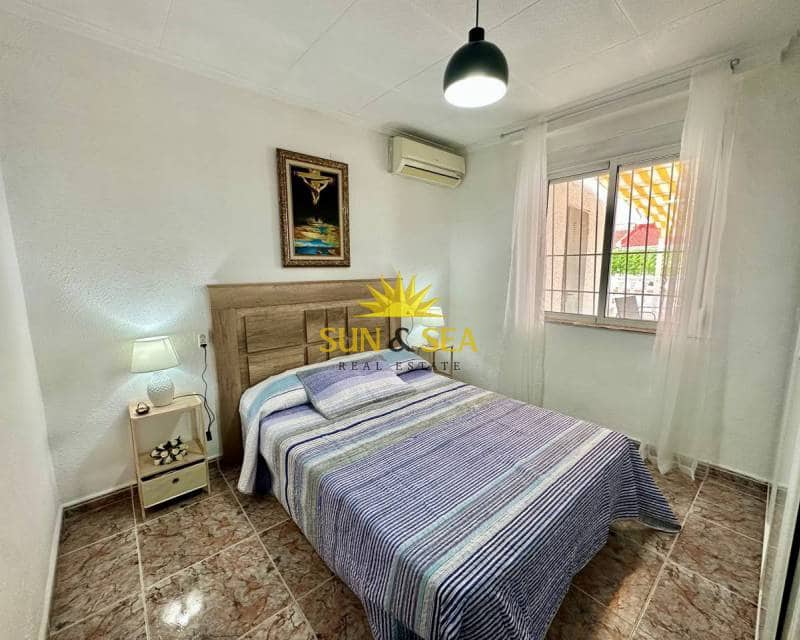 2 soveværelse Byhus til leje i Torrevieja - € 650 (Ref: 7727522)