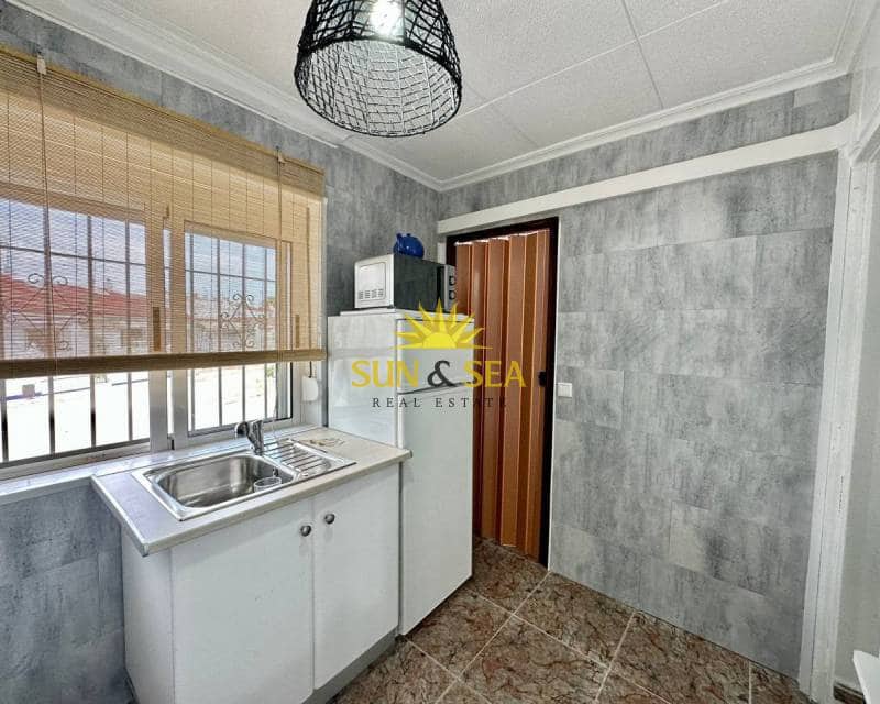 2 soveværelse Byhus til leje i Torrevieja - € 650 (Ref: 7727522)