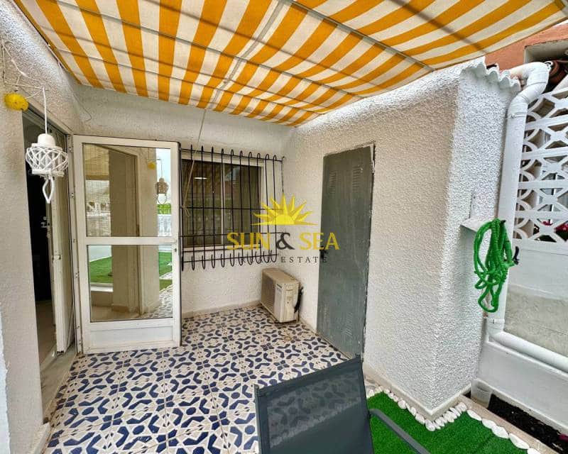 2 soveværelse Byhus til leje i Torrevieja - € 650 (Ref: 7727522)