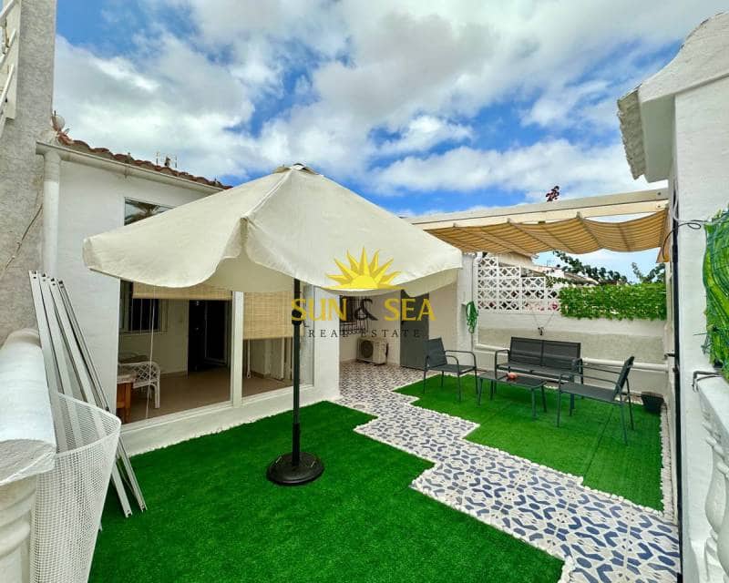 2 soveværelse Byhus til leje i Torrevieja - € 650 (Ref: 7727522)