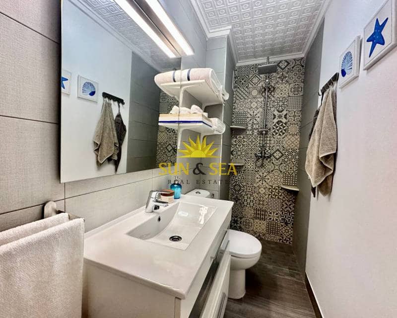 3 sypialnia Apartament na kwatery wakacyjne w Torrevieja z basenem - 1 100 € (Ref: 7749355)