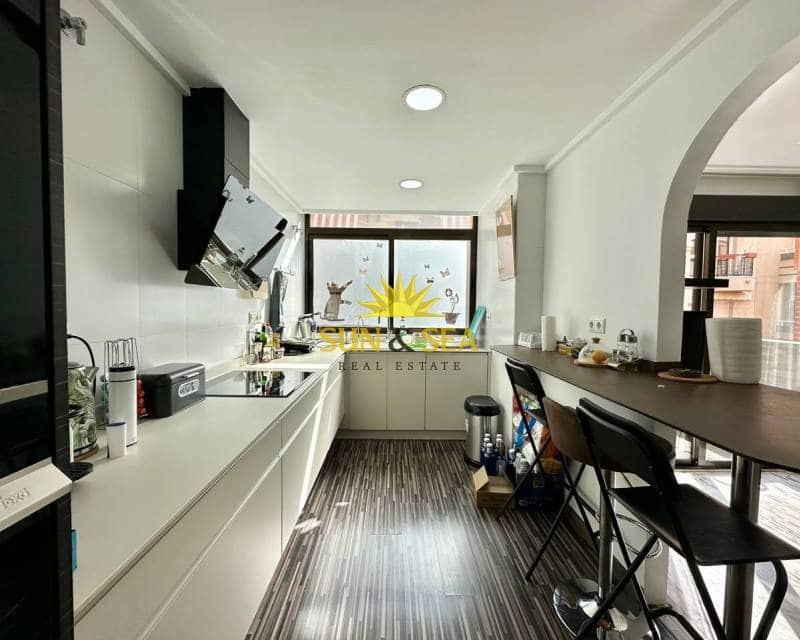 3 soveværelse Lejlighed til leje i Torrevieja - € 1.350 (Ref: 7776980)