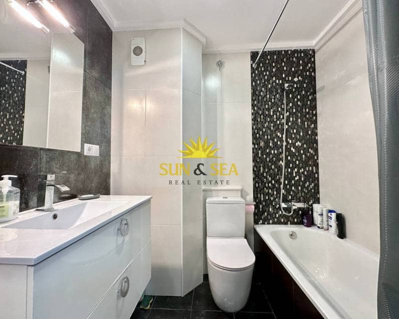 3 soveværelse Lejlighed til leje i Torrevieja - € 1.350 (Ref: 7776980)