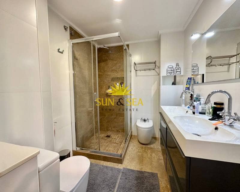 3 soveværelse Lejlighed til leje i Torrevieja - € 1.350 (Ref: 7776980)