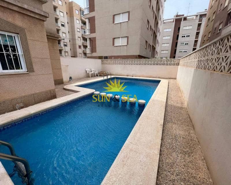 2 slaapkamer Appartement te huur in Torrevieja met zwembad - € 650 (Ref: 7776981)