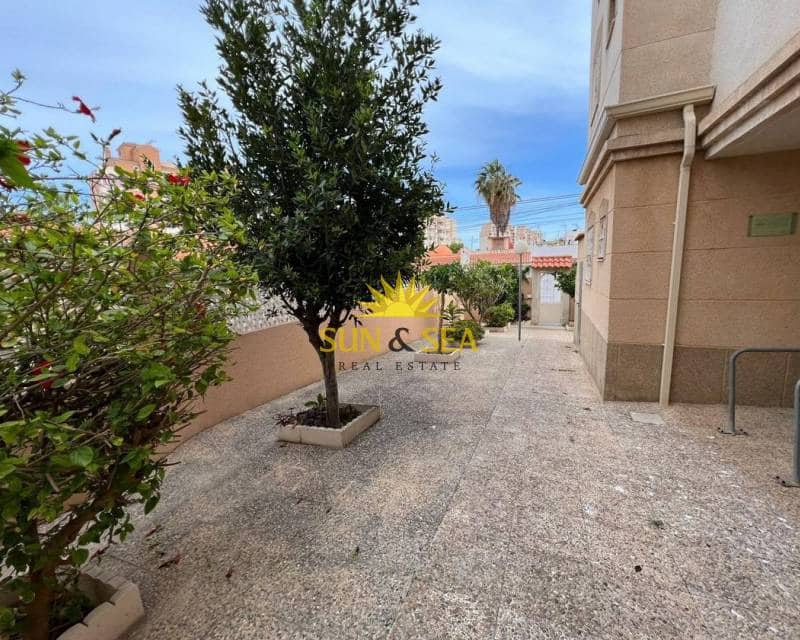 2 slaapkamer Appartement te huur in Torrevieja met zwembad - € 650 (Ref: 7776981)