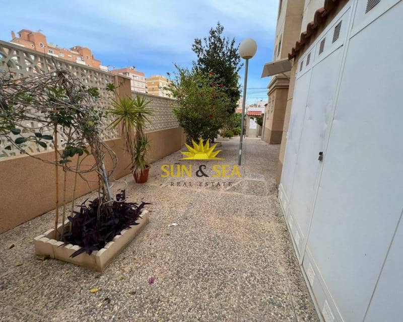 2 slaapkamer Appartement te huur in Torrevieja met zwembad - € 650 (Ref: 7776981)