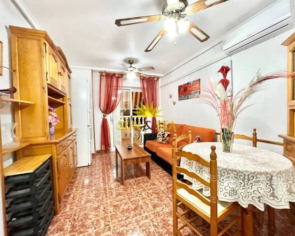 2 slaapkamer Appartement te huur in Nueva Torrevieja, Torrevieja met zwembad - € 650 (Ref: 7776981)