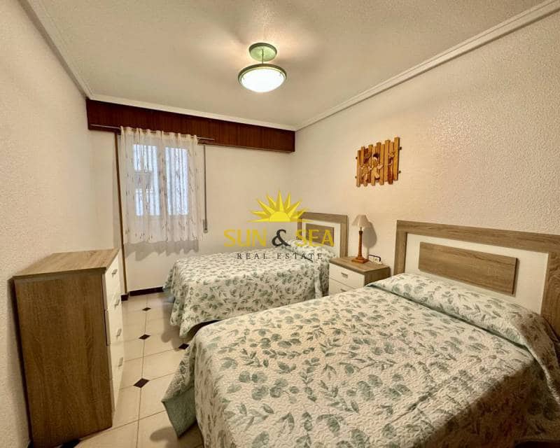 3 sypialnia Apartament do wynajęcia w Torrevieja z garażem - 1 100 € (Ref: 7784795)