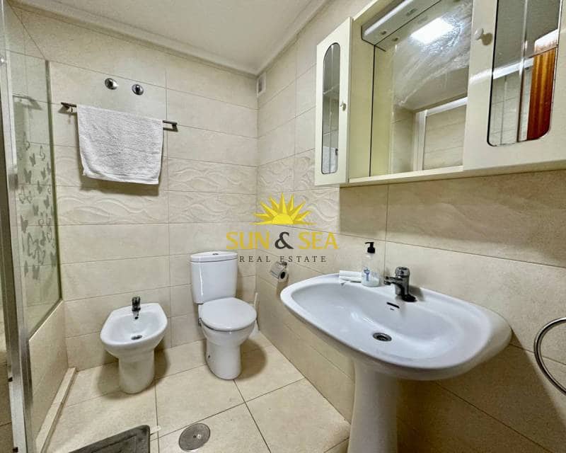 3 sypialnia Apartament do wynajęcia w Torrevieja z garażem - 1 100 € (Ref: 7784795)