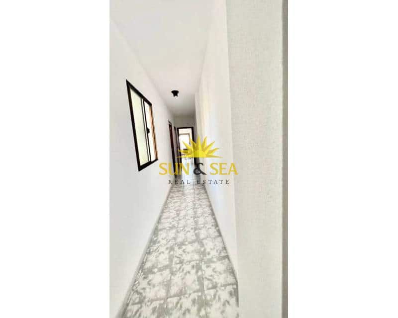 3 sypialnia Apartament do wynajęcia w Torrevieja z garażem - 1 500 € (Ref: 7798687)