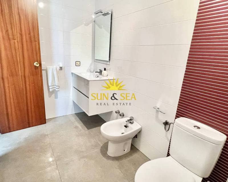 3 sypialnia Apartament do wynajęcia w Torrevieja z garażem - 1 500 € (Ref: 7798687)