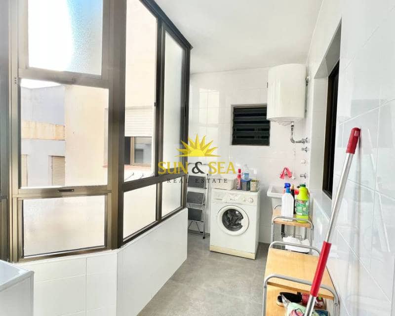 3 sypialnia Apartament do wynajęcia w Torrevieja z garażem - 1 500 € (Ref: 7798687)