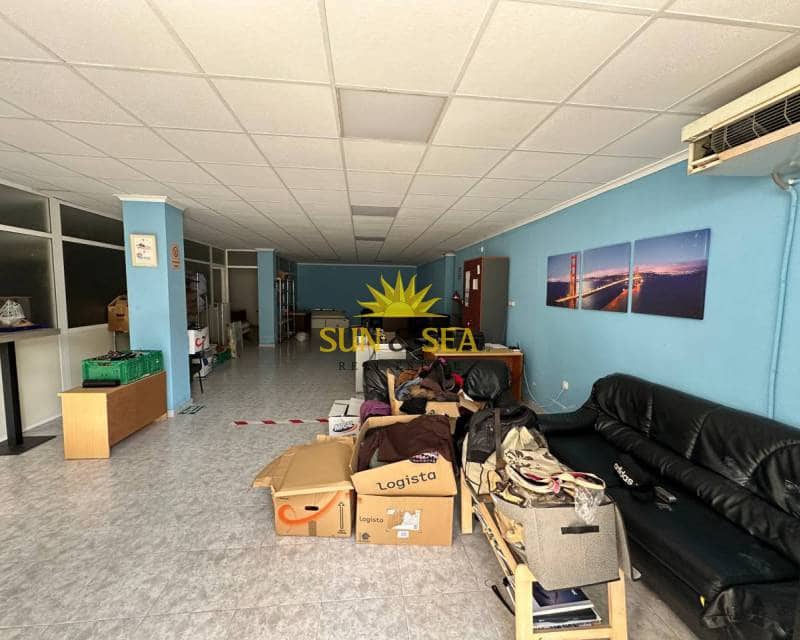 Kommersiell til leie i Torrevieja - € 850 (Ref: 7837881)