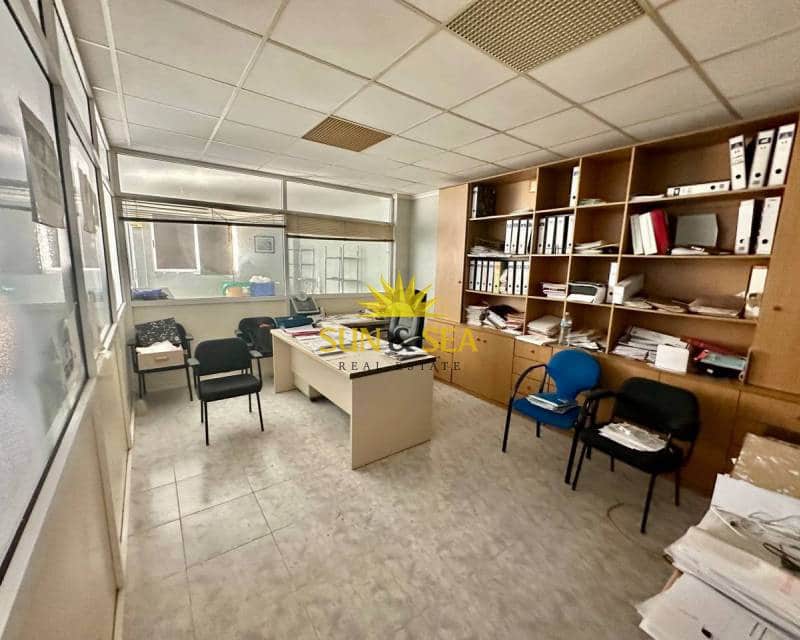 Kommersiell til leie i Torrevieja - € 850 (Ref: 7837881)