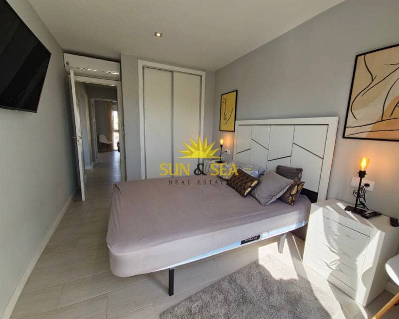 3 soveværelse Penthouse til leje i La Regia med swimmingpool garage - € 1.250 (Ref: 7844405)