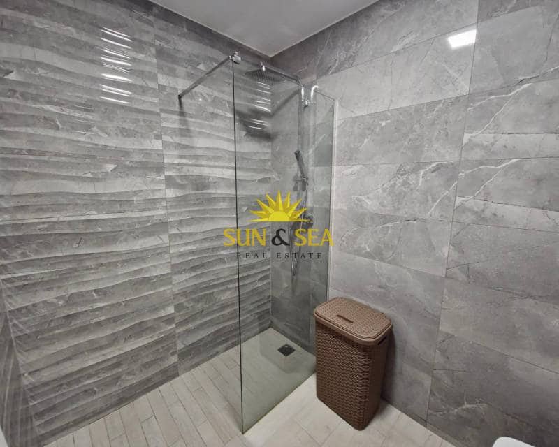 3 soveværelse Penthouse til leje i La Regia med swimmingpool garage - € 1.250 (Ref: 7844405)