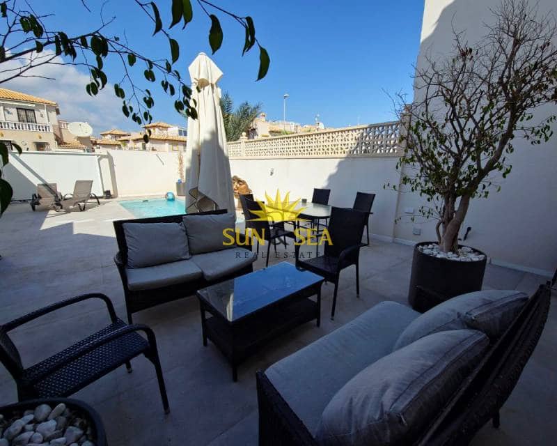 3 soveværelse Penthouse til leje i La Regia med swimmingpool garage - € 1.250 (Ref: 7844405)