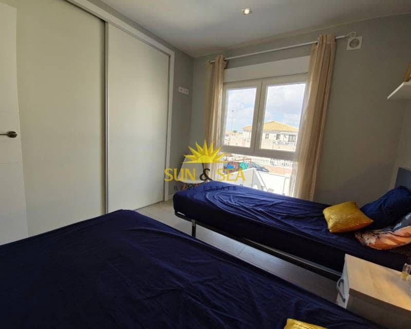 3 soveværelse Penthouse til leje i La Regia med swimmingpool garage - € 1.250 (Ref: 7844405)