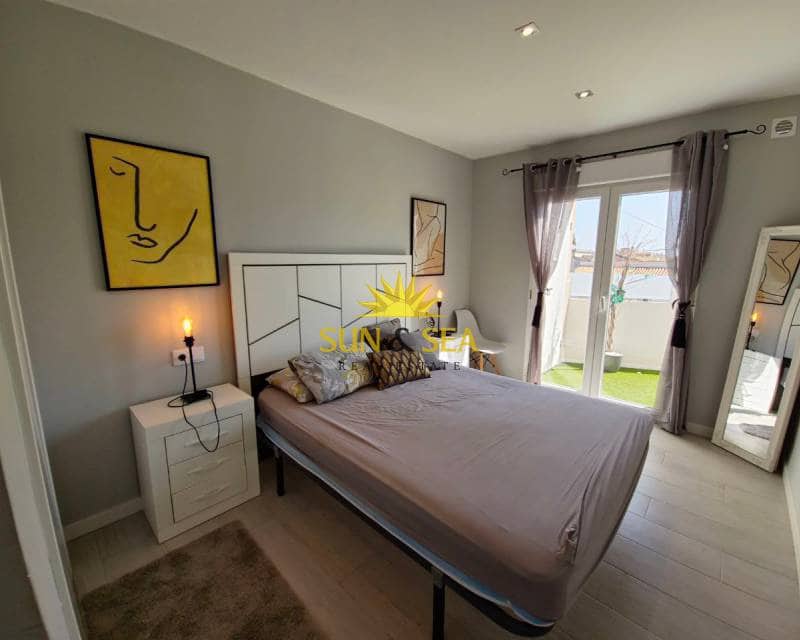 3 soveværelse Penthouse til leje i La Regia med swimmingpool garage - € 1.250 (Ref: 7844405)