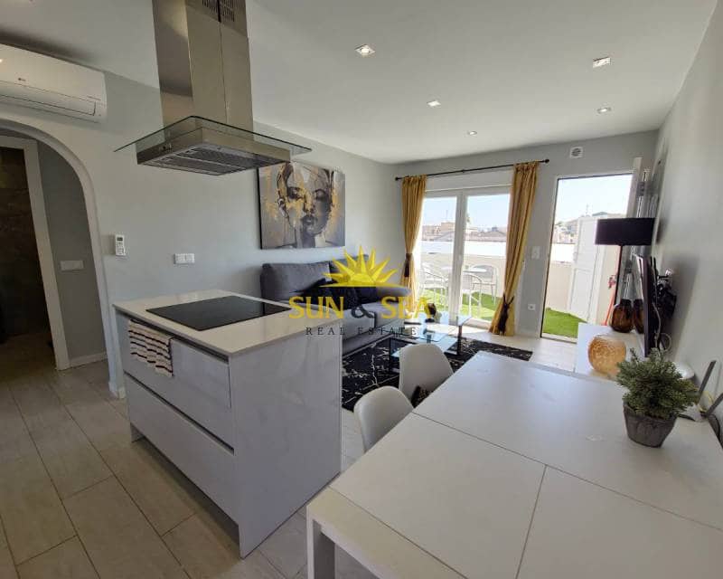 3 soveværelse Penthouse til leje i La Regia med swimmingpool garage - € 1.250 (Ref: 7844405)