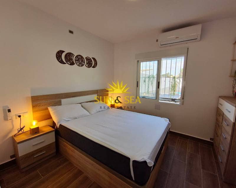 Maison de Ville de 3 chambres à louer à La Regia avec piscine garage - 1 300 € (Ref: 7846955)