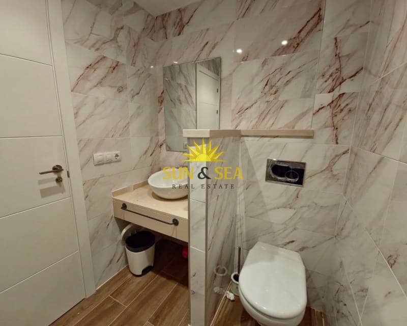 Maison de Ville de 3 chambres à louer à La Regia avec piscine garage - 1 300 € (Ref: 7846955)