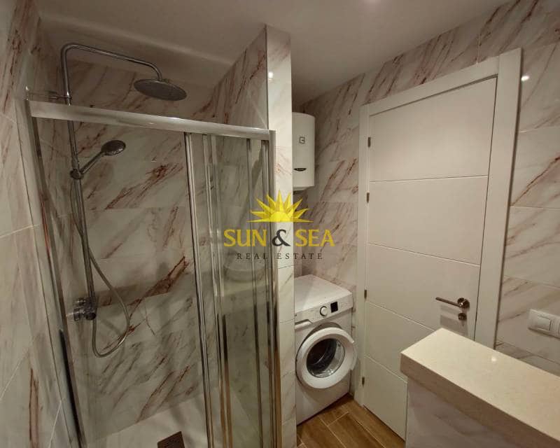 Maison de Ville de 3 chambres à louer à La Regia avec piscine garage - 1 300 € (Ref: 7846955)