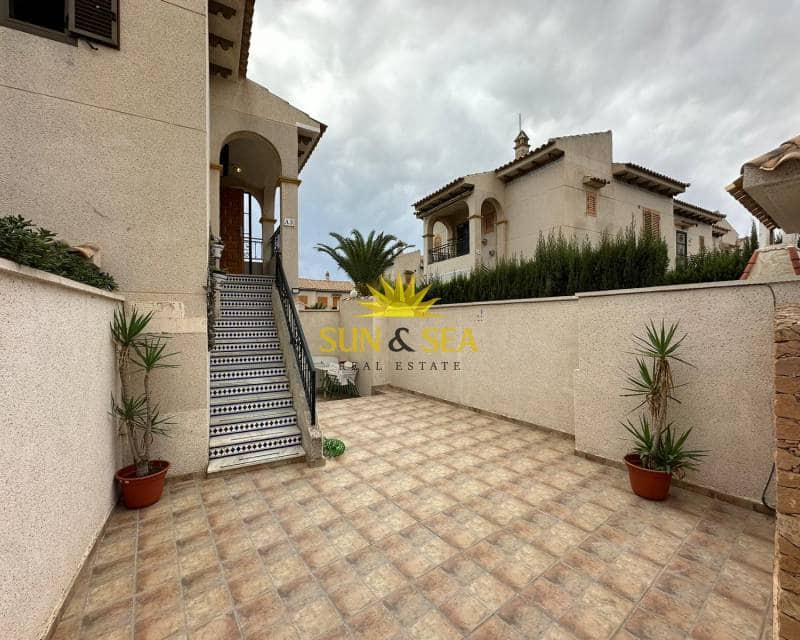 2 soveværelse Byhus til leje i Torrevieja med swimmingpool - € 900 (Ref: 7871544)