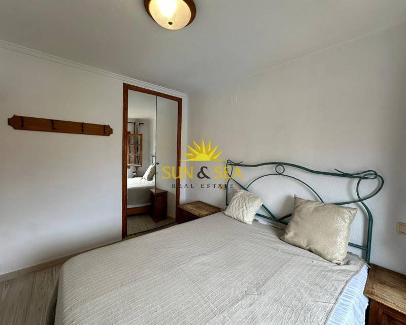 2 soveværelse Byhus til leje i Torrevieja med swimmingpool - € 900 (Ref: 7871544)