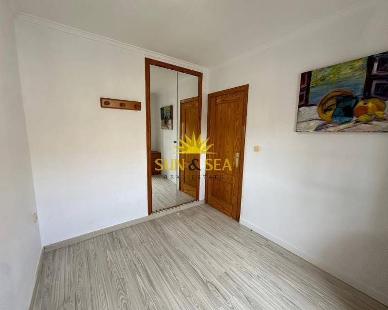 2 soveværelse Byhus til leje i Torrevieja med swimmingpool - € 900 (Ref: 7871544)