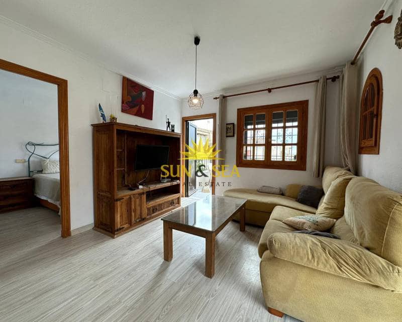 2 soveværelse Byhus til leje i Torrevieja med swimmingpool - € 900 (Ref: 7871544)