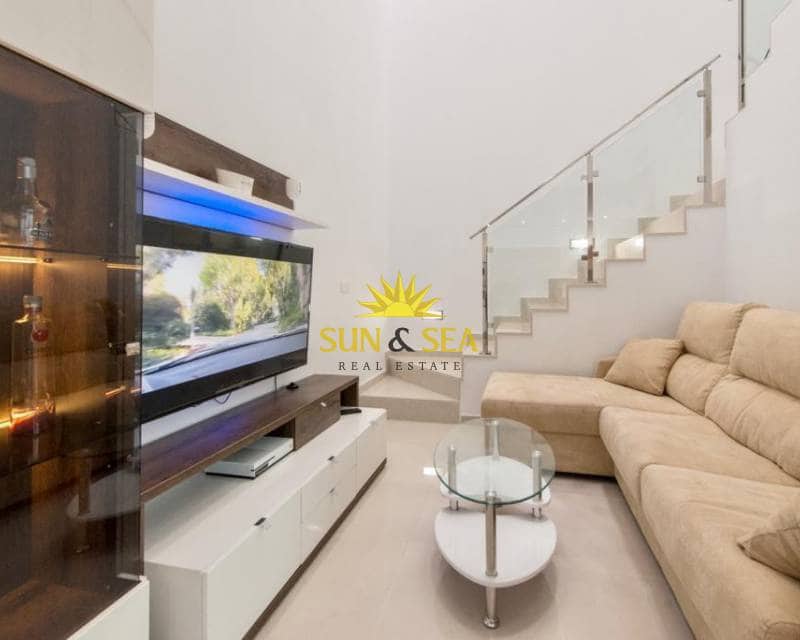 3 bedroom Villa for rent in Benijofar with pool garage - € 1,800 (Ref: 7875991)