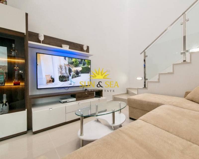 3 bedroom Villa for rent in Benijofar with pool garage - € 1,800 (Ref: 7875991)