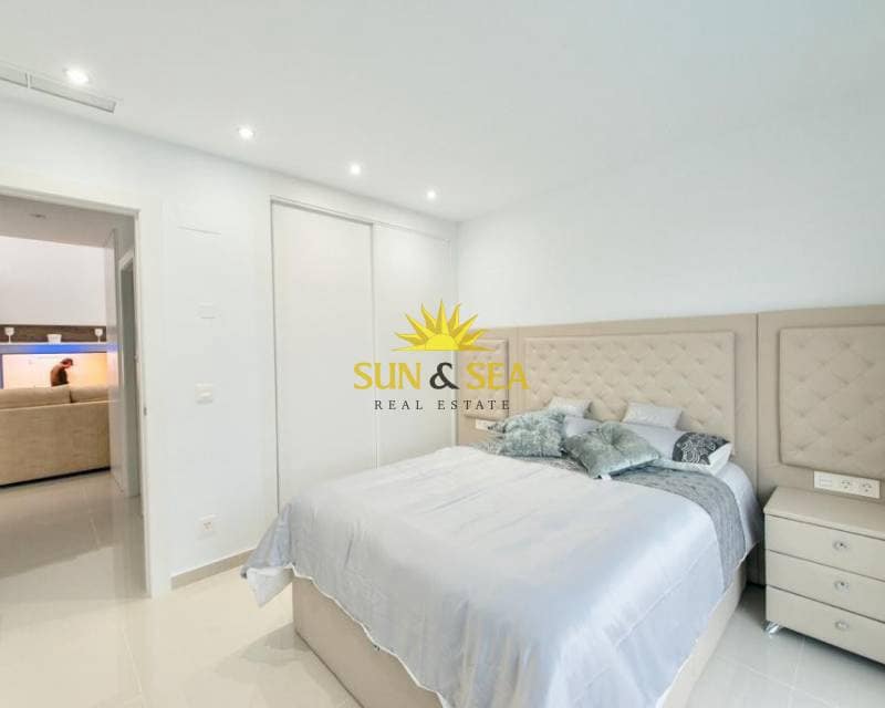 3 bedroom Villa for rent in Benijofar with pool garage - € 1,800 (Ref: 7875991)