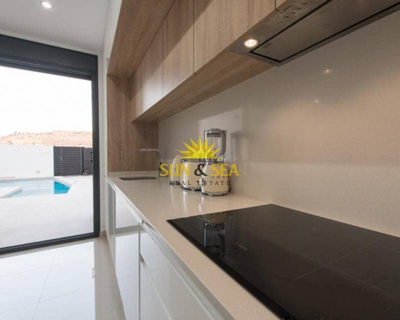 3 bedroom Villa for rent in Benijofar with pool garage - € 1,800 (Ref: 7875991)