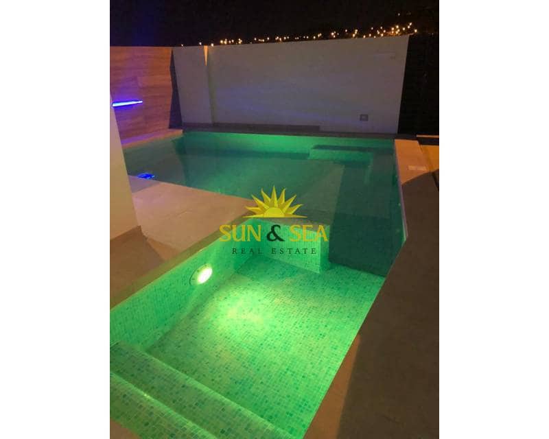 3 bedroom Villa for rent in Benijofar with pool garage - € 1,800 (Ref: 7875991)