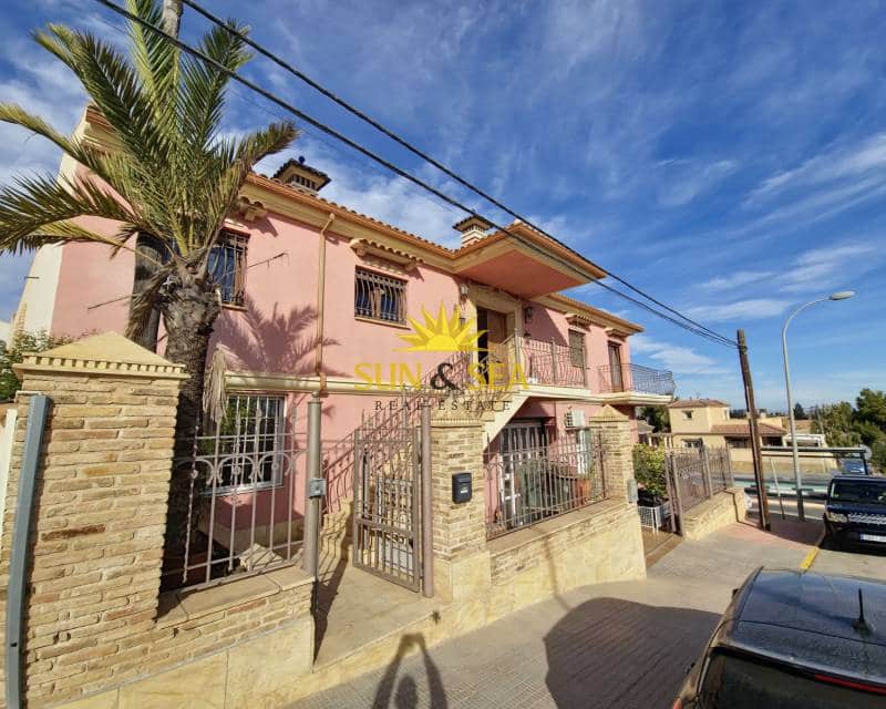 4 quarto Moradia para venda em San Miguel de Salinas com piscina - 990 000 € (Ref: 7951025)