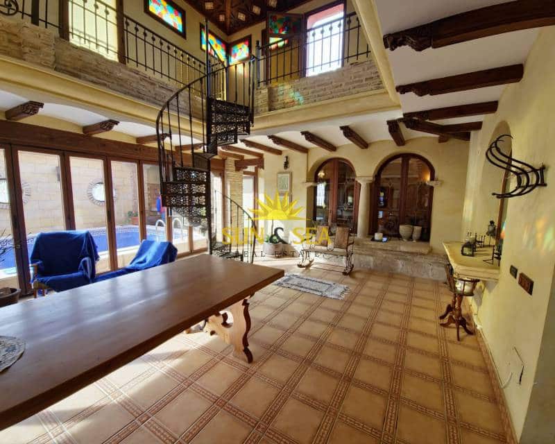 4 quarto Moradia para venda em San Miguel de Salinas com piscina - 990 000 € (Ref: 7951025)