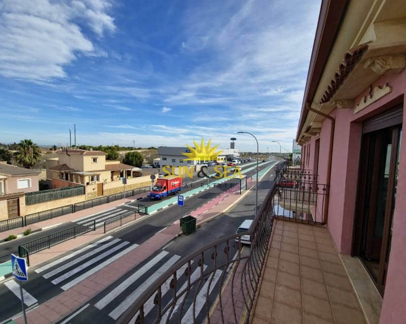 4 quarto Moradia para venda em San Miguel de Salinas com piscina - 990 000 € (Ref: 7951025)