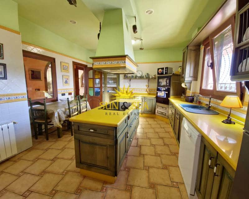 4 quarto Moradia para venda em San Miguel de Salinas com piscina - 990 000 € (Ref: 7951025)