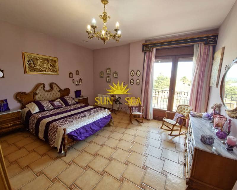 4 quarto Moradia para venda em San Miguel de Salinas com piscina - 990 000 € (Ref: 7951025)