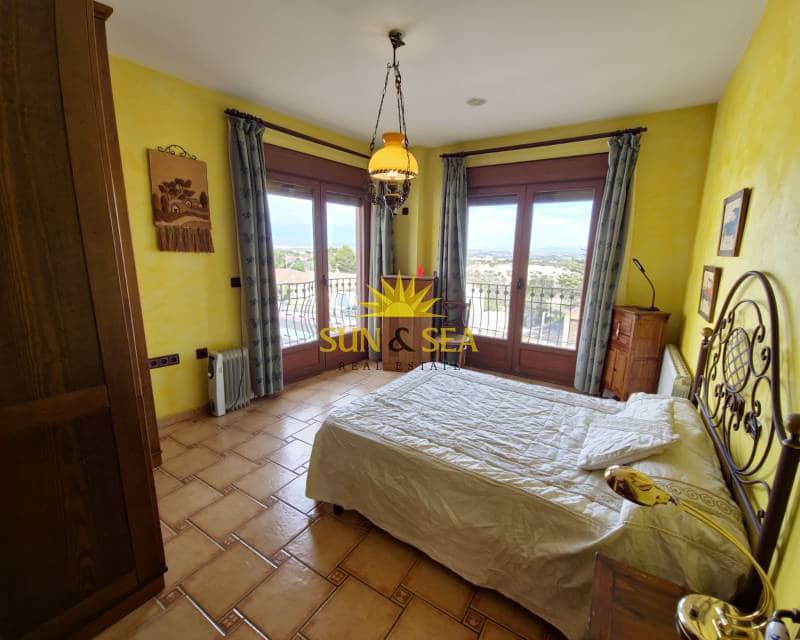 4 quarto Moradia para venda em San Miguel de Salinas com piscina - 990 000 € (Ref: 7951025)