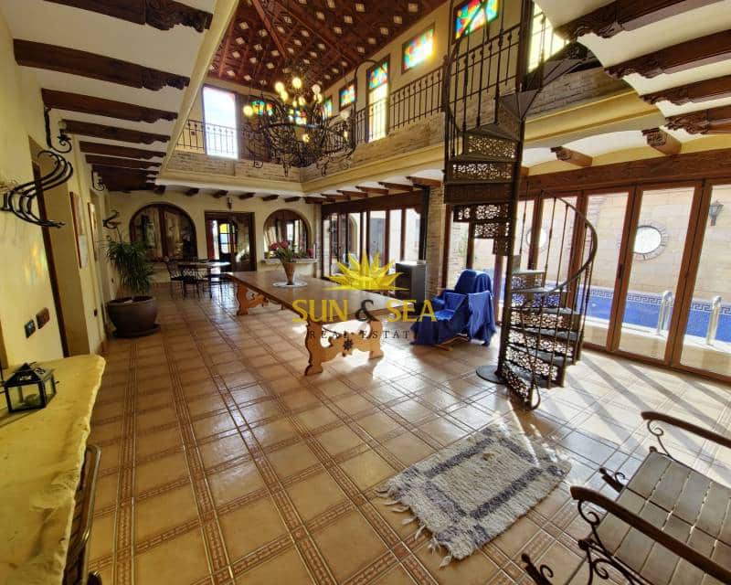 4 quarto Moradia para venda em San Miguel de Salinas com piscina - 990 000 € (Ref: 7951025)