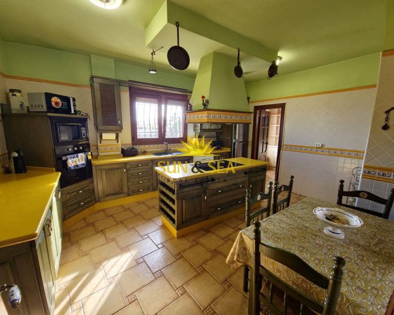 4 quarto Moradia para venda em San Miguel de Salinas com piscina - 990 000 € (Ref: 7951025)